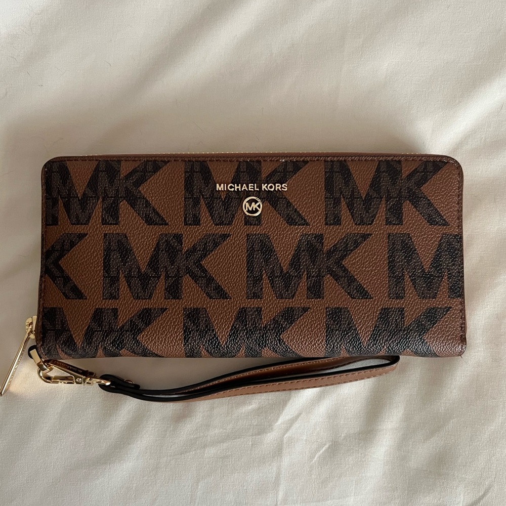 Michael Kors Jet Set Large Monogram Continental Wallet